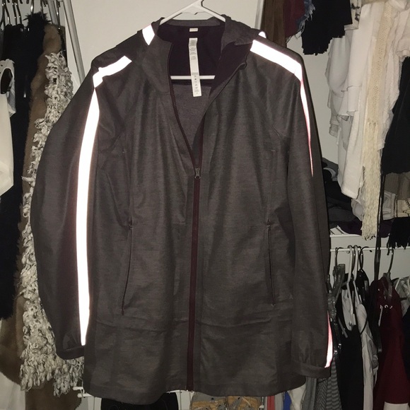 Lululemon rain jacket - Picture 3 of 3